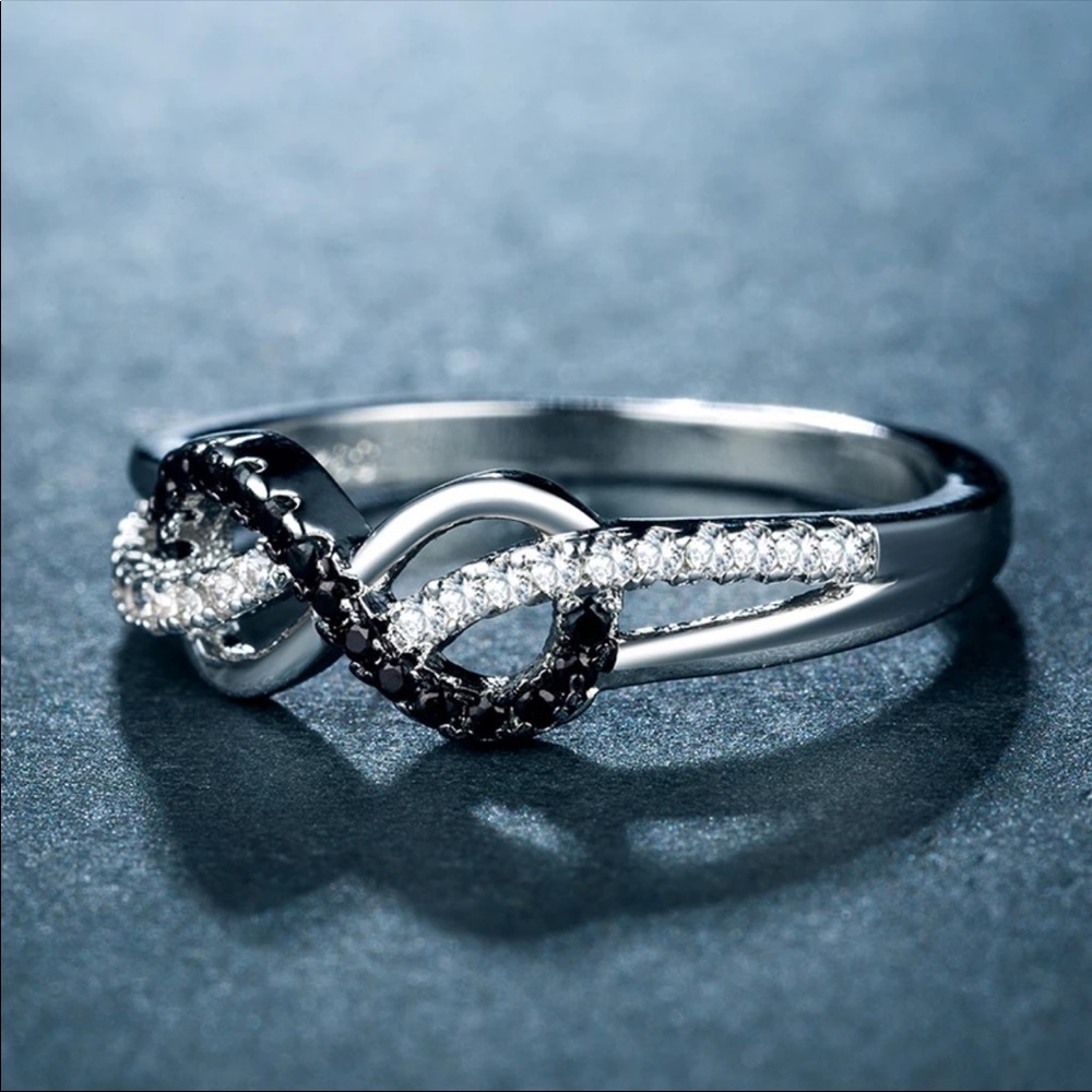New Exquisite Eternity 925 Silver Sapphire Ring - Picture 4 of 5